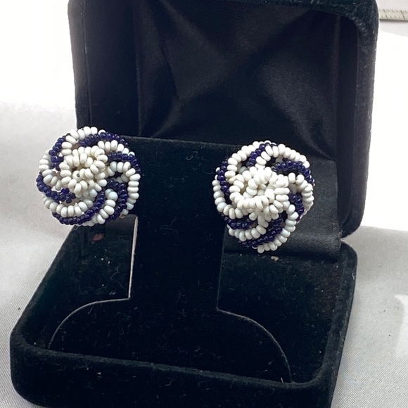 Vintage Jewelry - Vintage black white twisted seed bead earrings